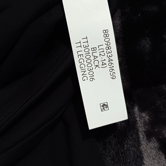 Time and Tru Classic Black Leggings - Picture 4 of 6